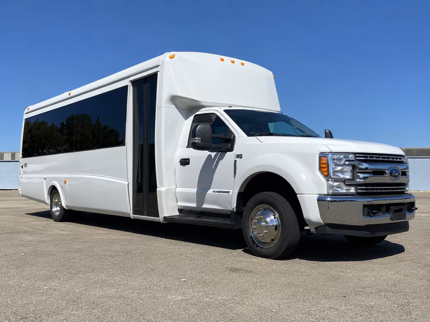 charter buses for roswell area prom dinner and pre party transportation