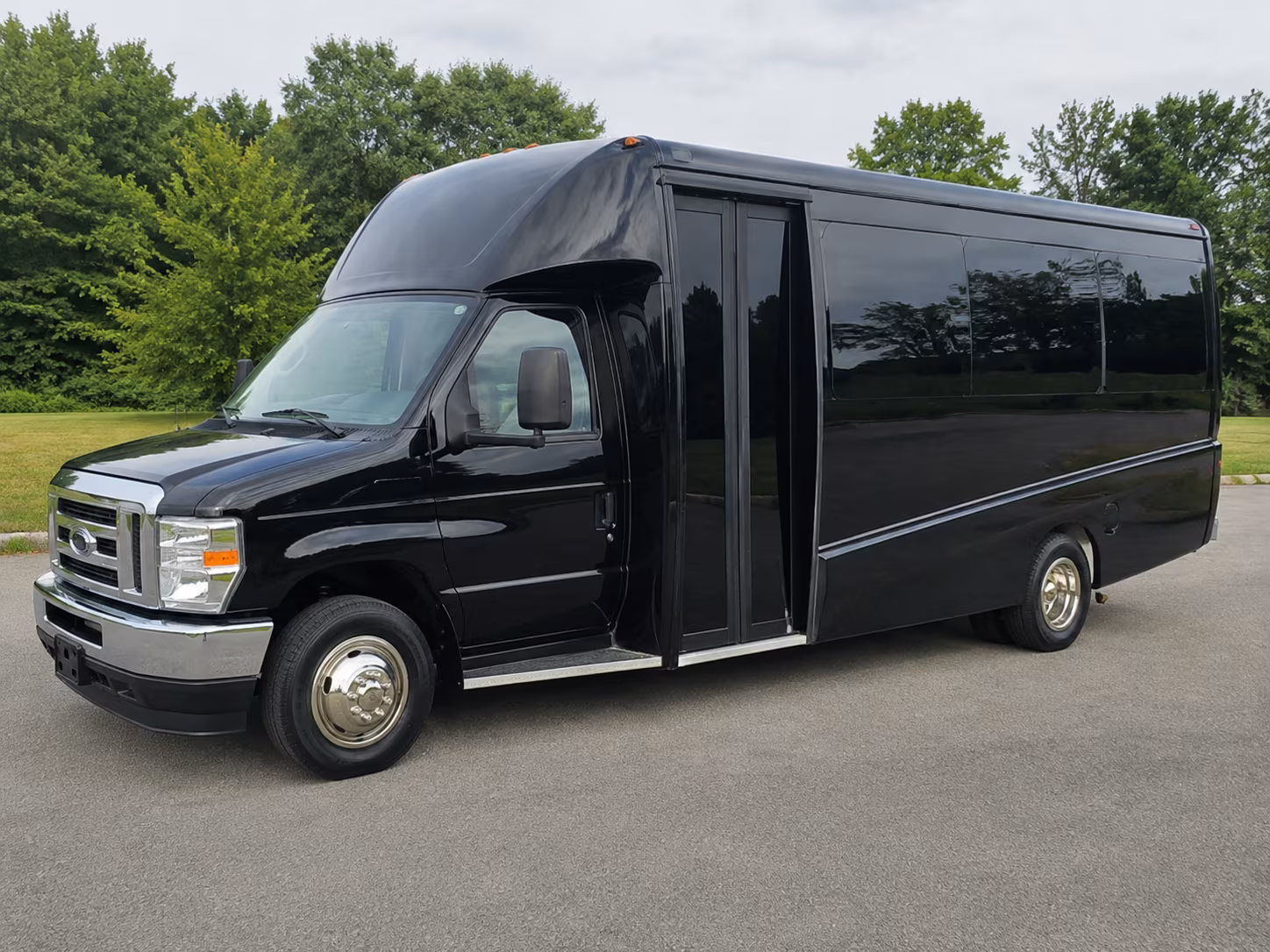 charter buses to braves games at truist park from roswell