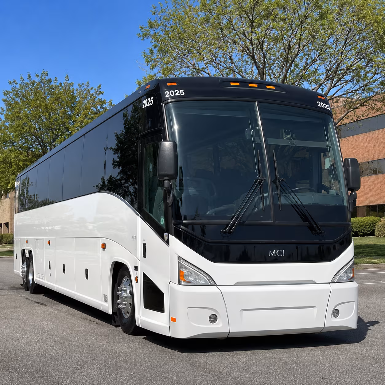daily commuter shuttle buses along the ga 400 corridor