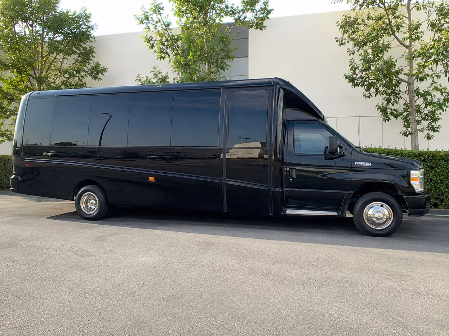 employee shuttle buses for roswell s ga 400 commuter corridor